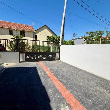 3 * Velipojë